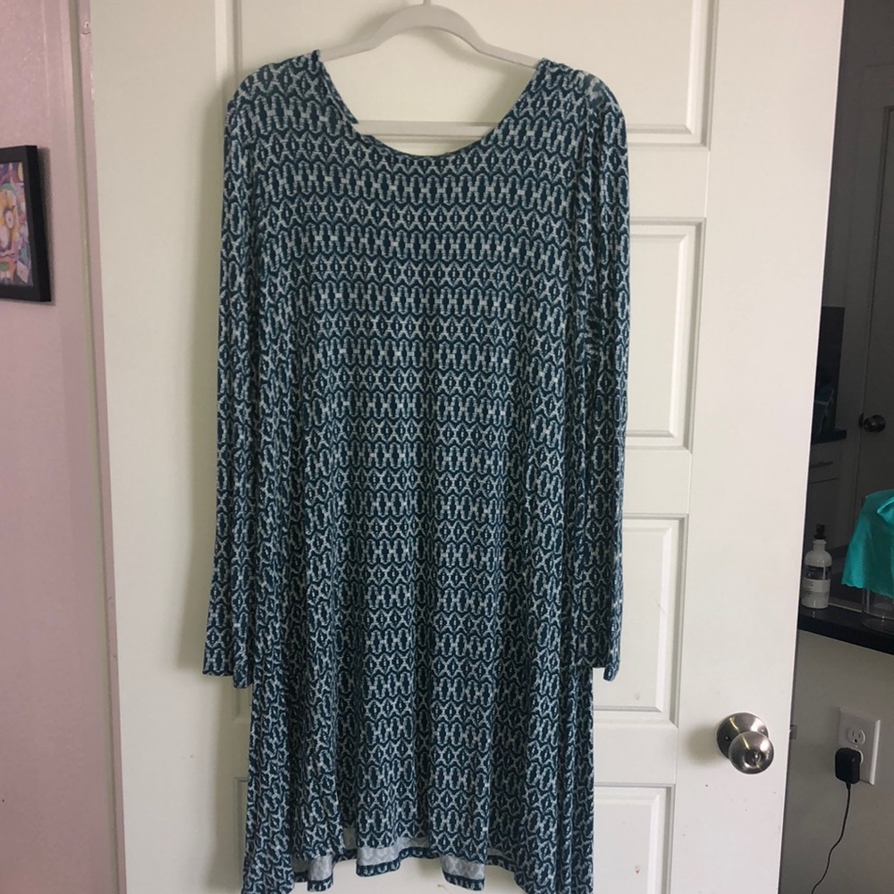 Ions sleeve t shirt dress